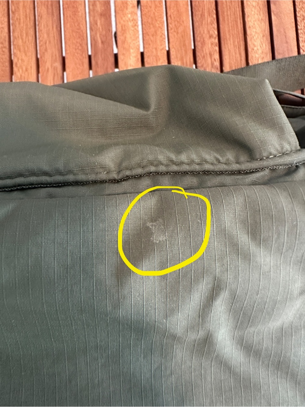 Uniqlo Multi Pocket Shoulder Bag in Olive - Picture 4 of 11